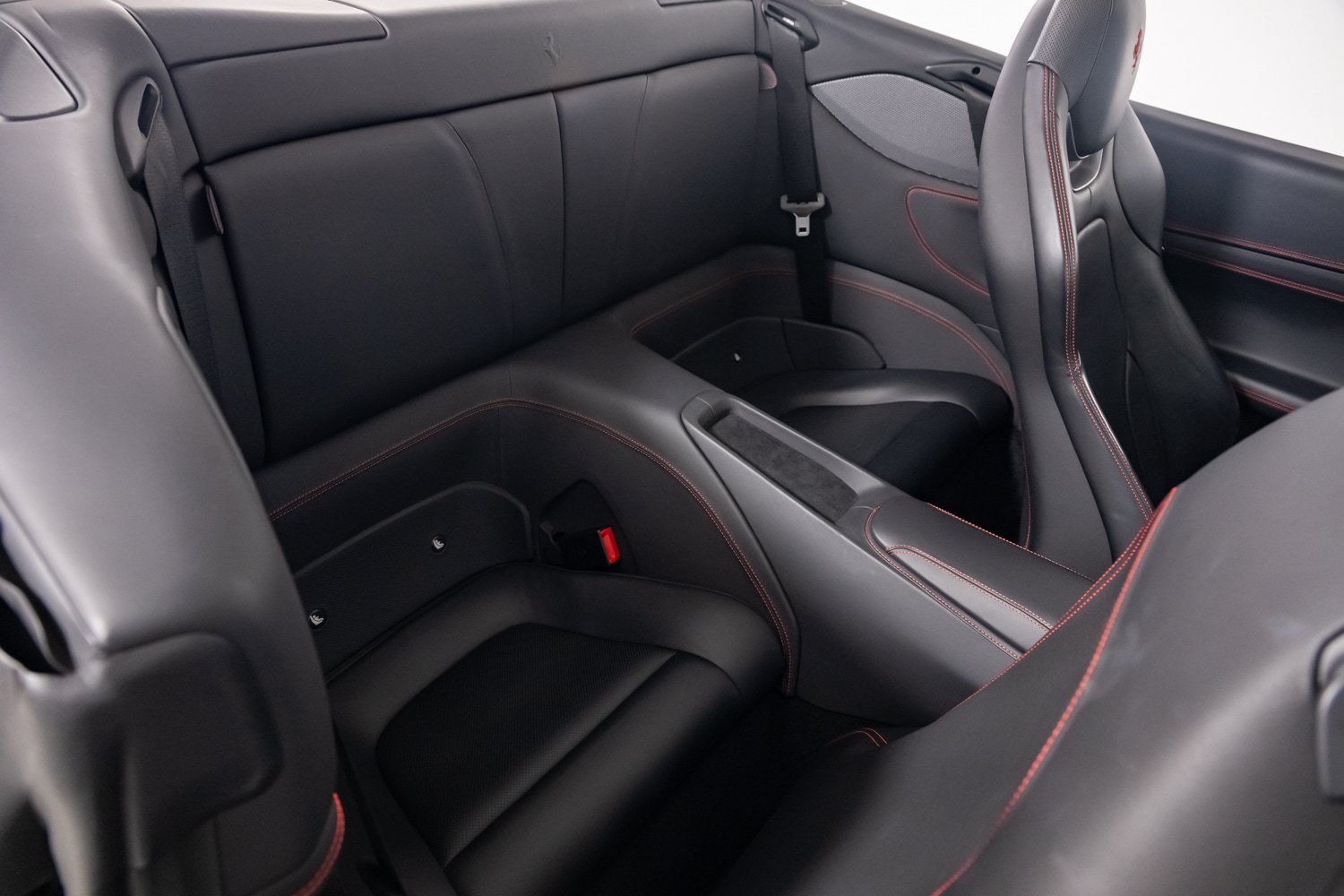 Used 2019 Ferrari Portofino RWD image 35