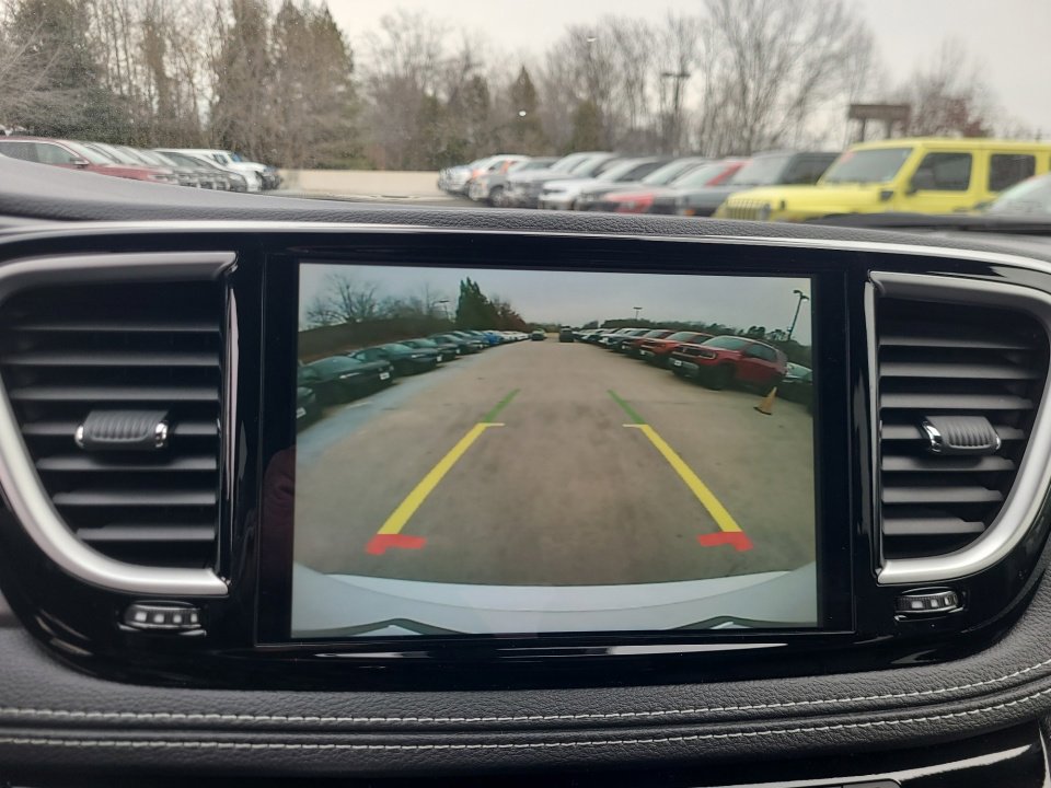 New 2026 Chrysler Pacifica Select w/ S Appearance Package image 19