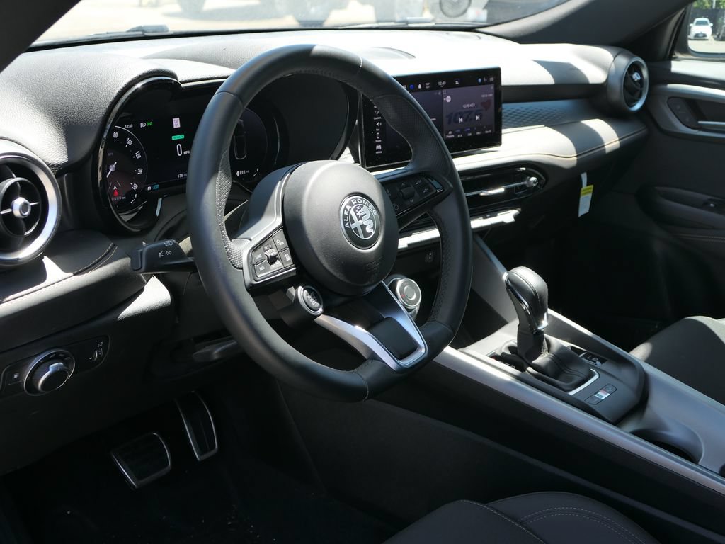 Used 2025 Alfa Romeo Tonale AWD/4WD image 10