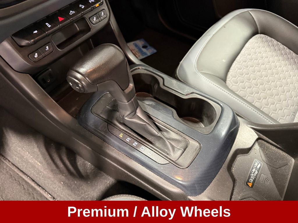 Used 2021 Chevrolet Colorado Z71 AWD/4WD image 18