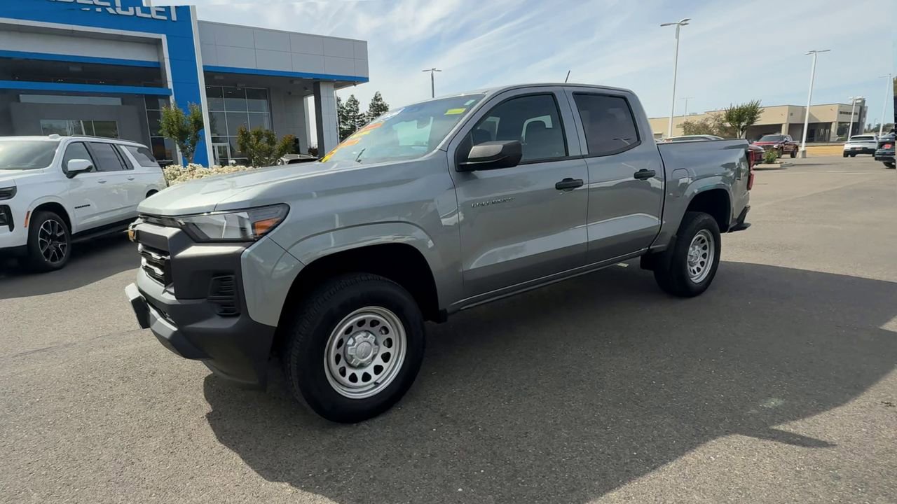 Used 2024 Chevrolet Colorado W/T RWD image 3