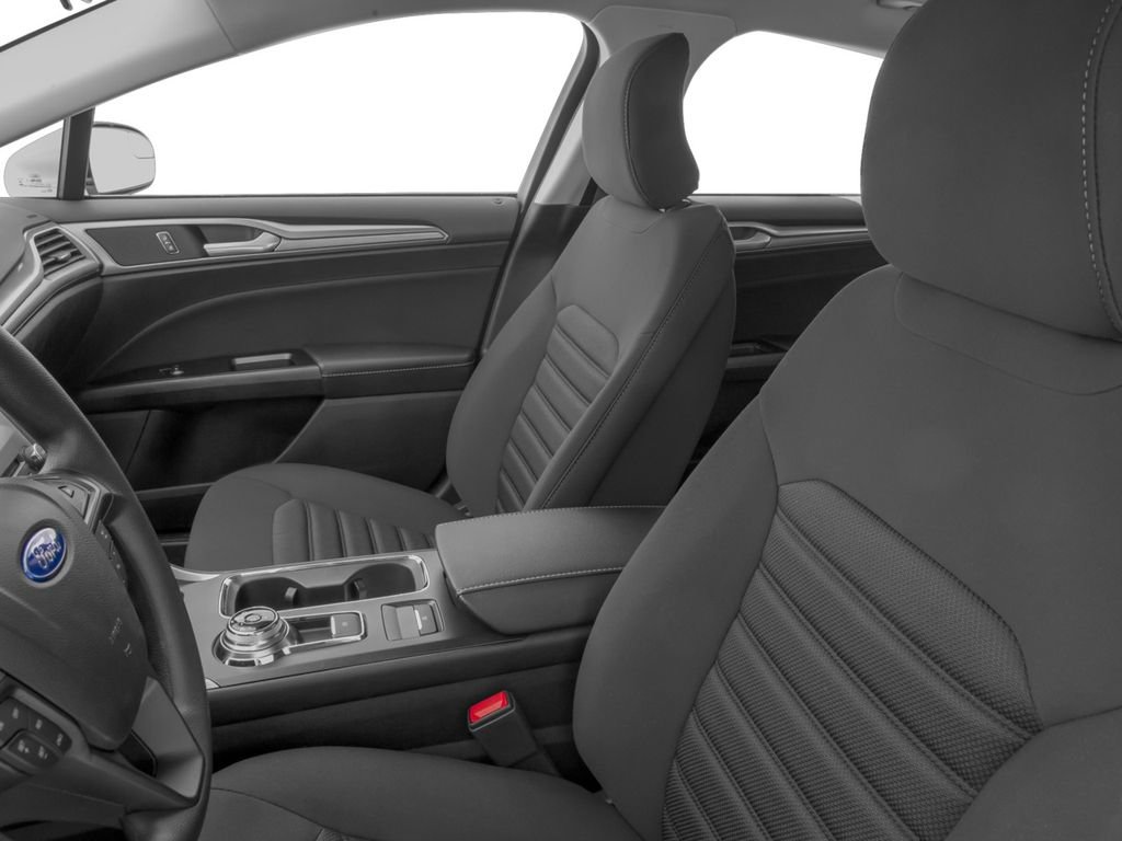 Used 2018 Ford Fusion SE w/ Fusion SE Technology Package FWD image 10
