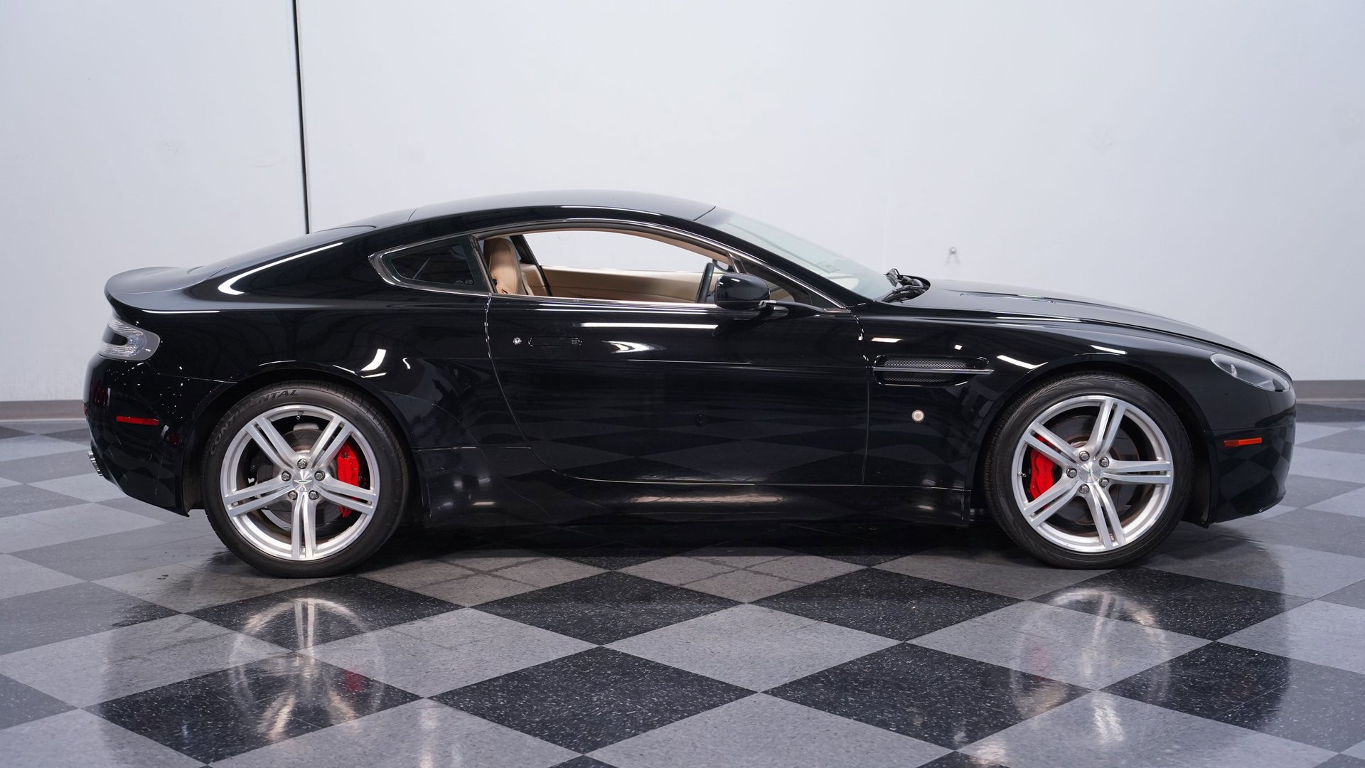 Used 2009 Aston Martin V8 Vantage V8 image 12