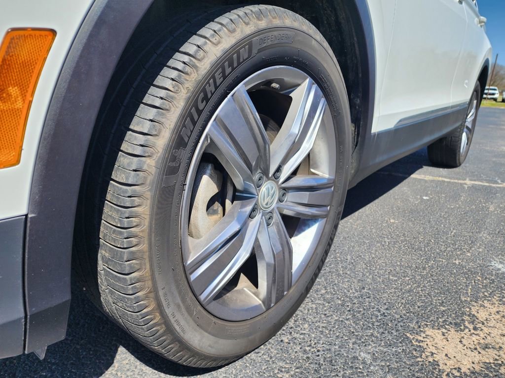 Used 2019 Volkswagen Tiguan SEL Premium image 10