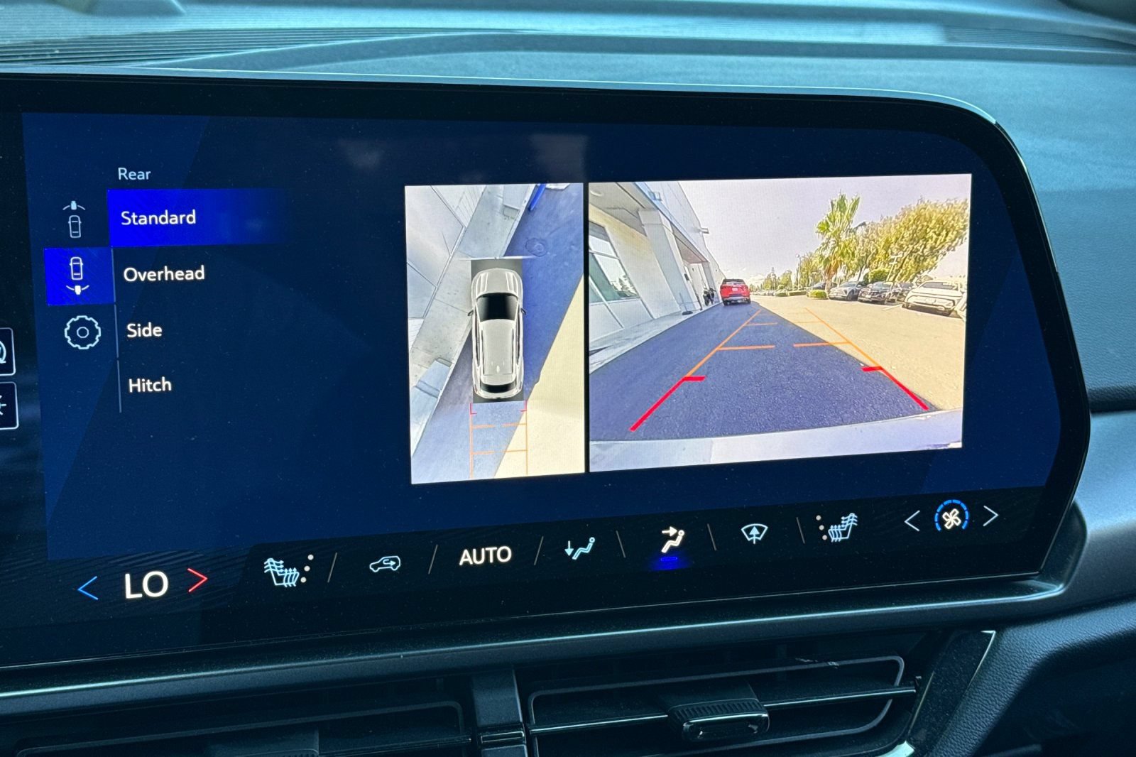 Used 2024 Chevrolet Equinox EV RS FWD image 27