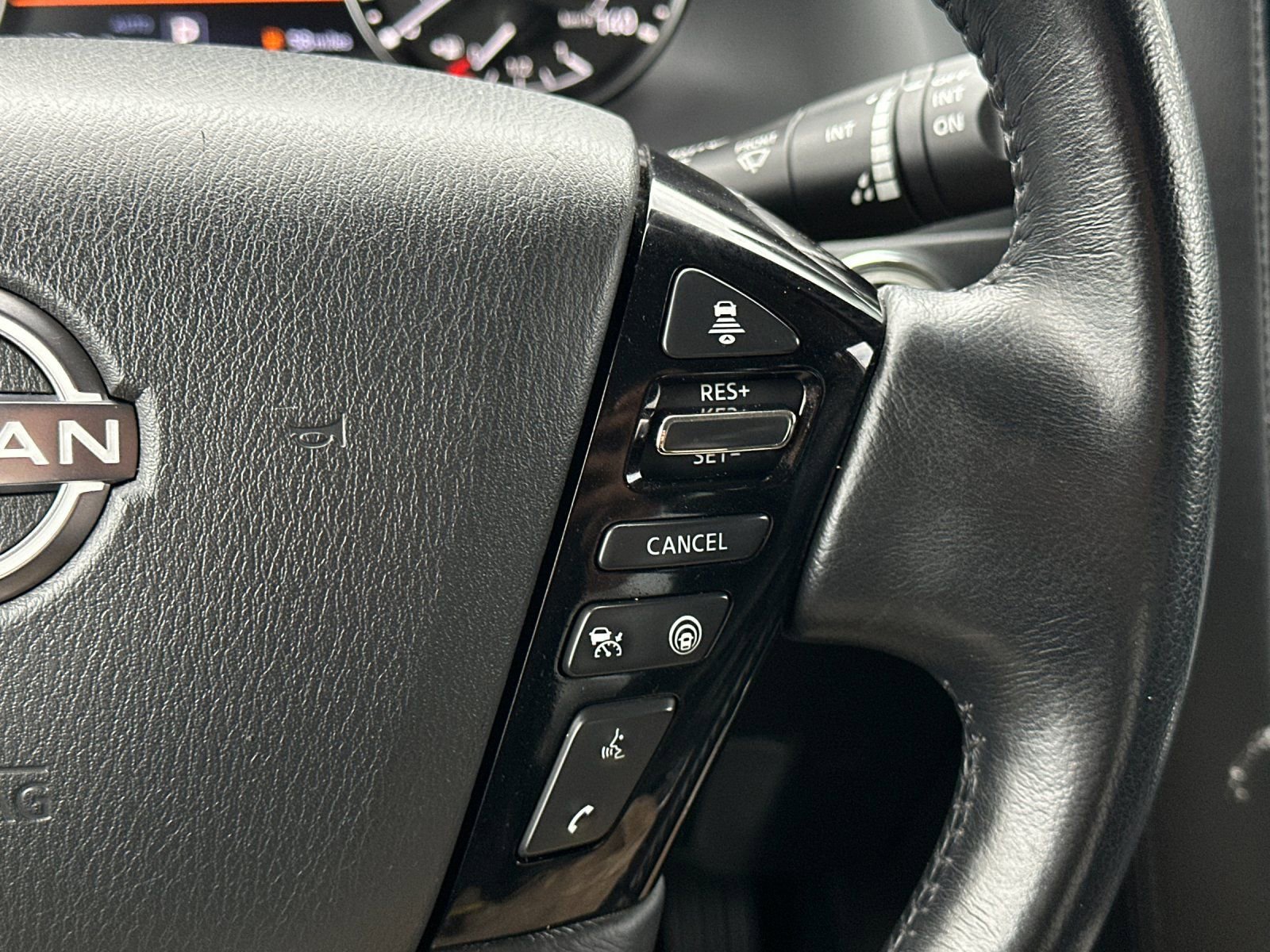 Used 2024 Nissan Armada SV AWD/4WD image 30