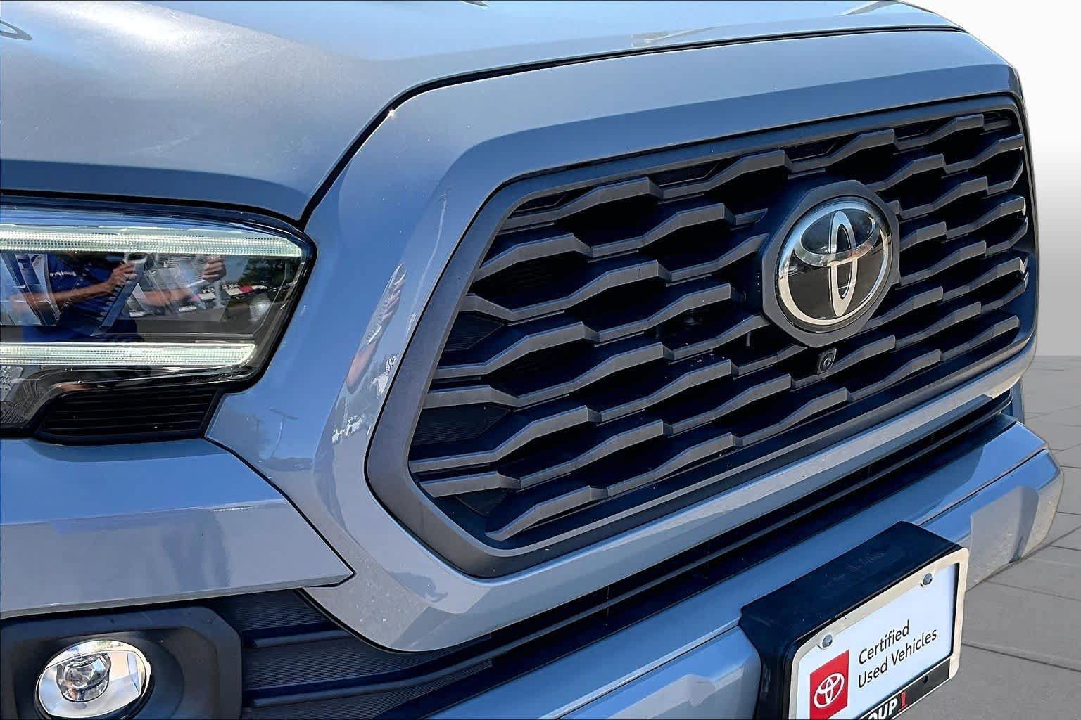 Certified 2020 Toyota Tacoma TRD Sport w/ TRD Premium Sport Package AWD/4WD image 29
