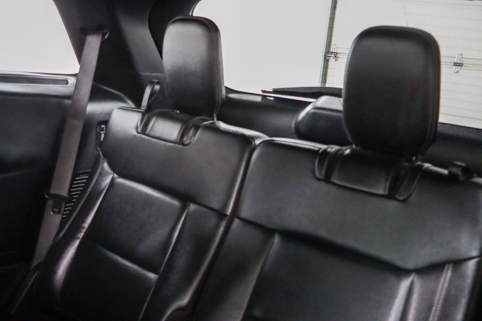 Used 2020 Ford Explorer XLT w/ Equipment Group 202A AWD/4WD image 25