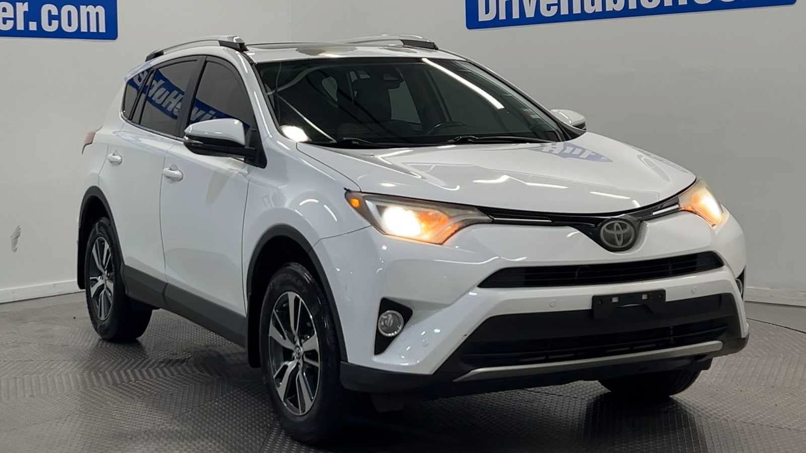 Used 2016 Toyota RAV4 XLE w/ Convenience Package AWD/4WD image 2