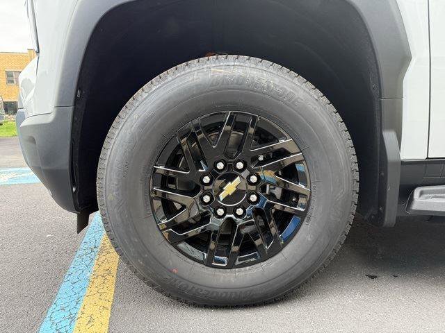 New 2025 Chevrolet Silverado EV LT image 7