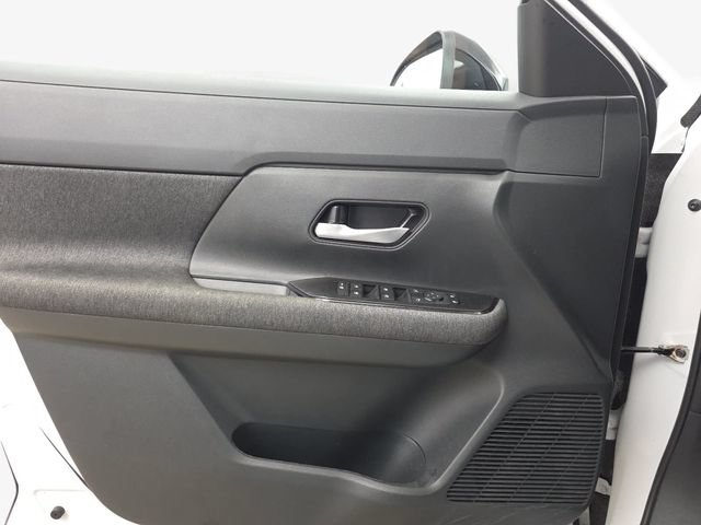 Used 2026 Nissan Kicks SV FWD image 26