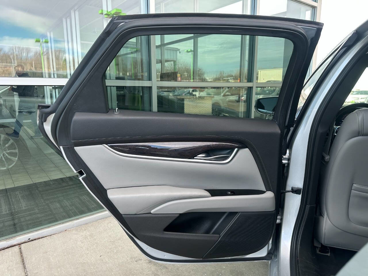 Used 2017 Cadillac XTS Luxury image 44