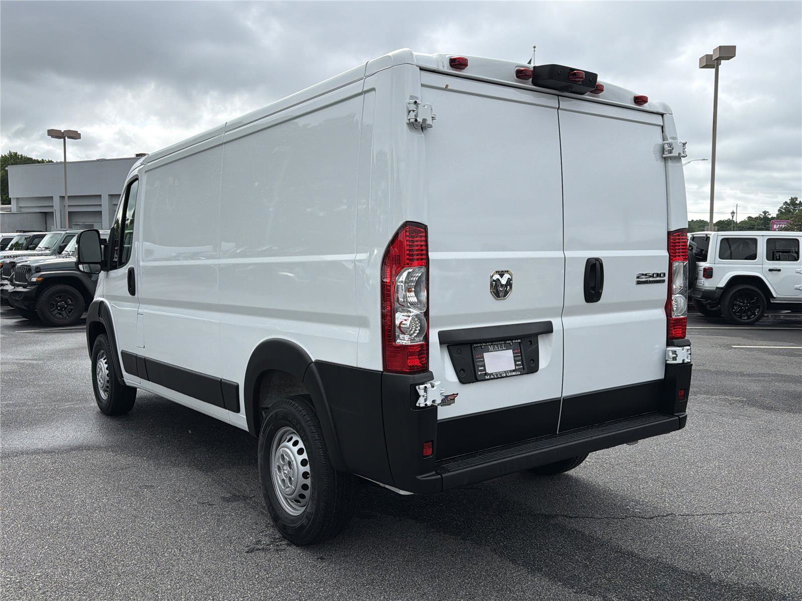 Used 2025 RAM ProMaster 2500 w/ Convenience Group FWD image 8