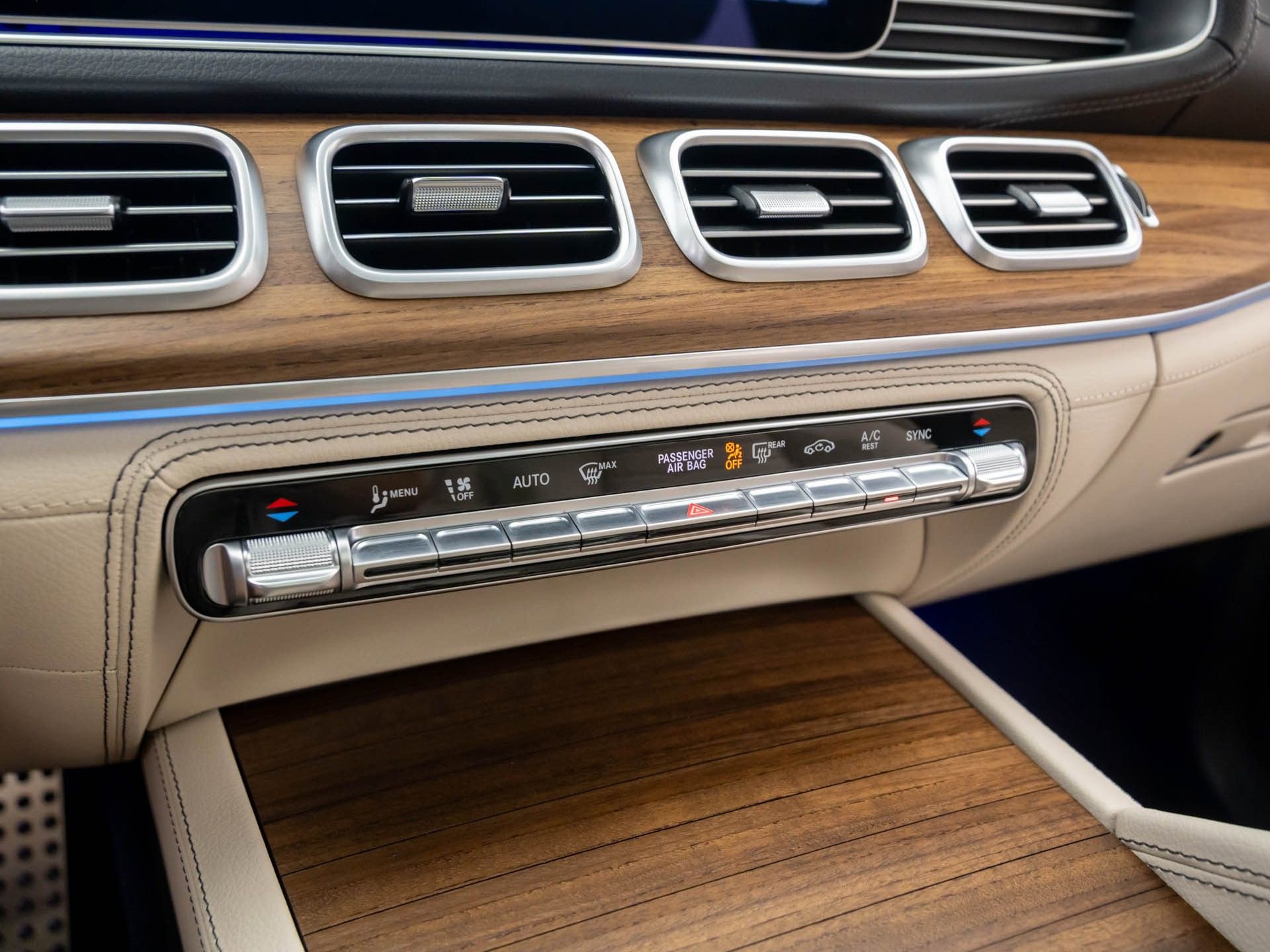 New 2026 Mercedes-Benz GLS 580 4MATIC image 28