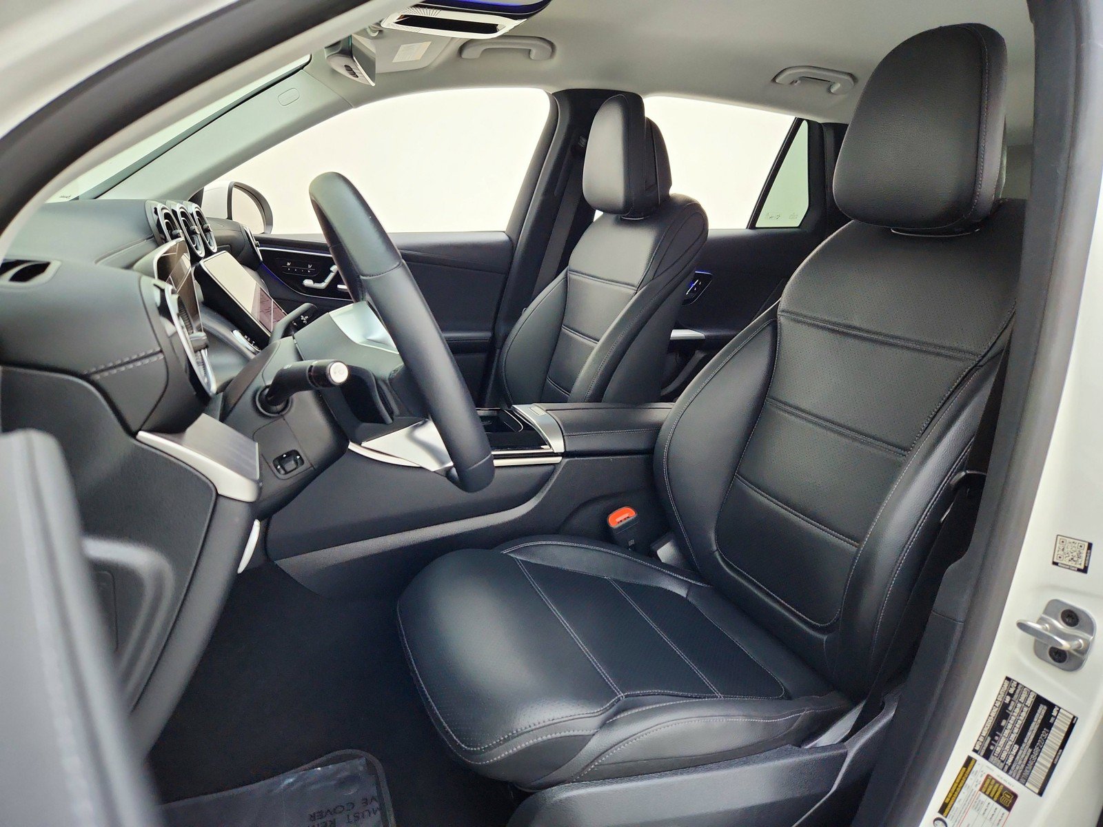 Certified 2024 Mercedes-Benz GLC 300 image 17