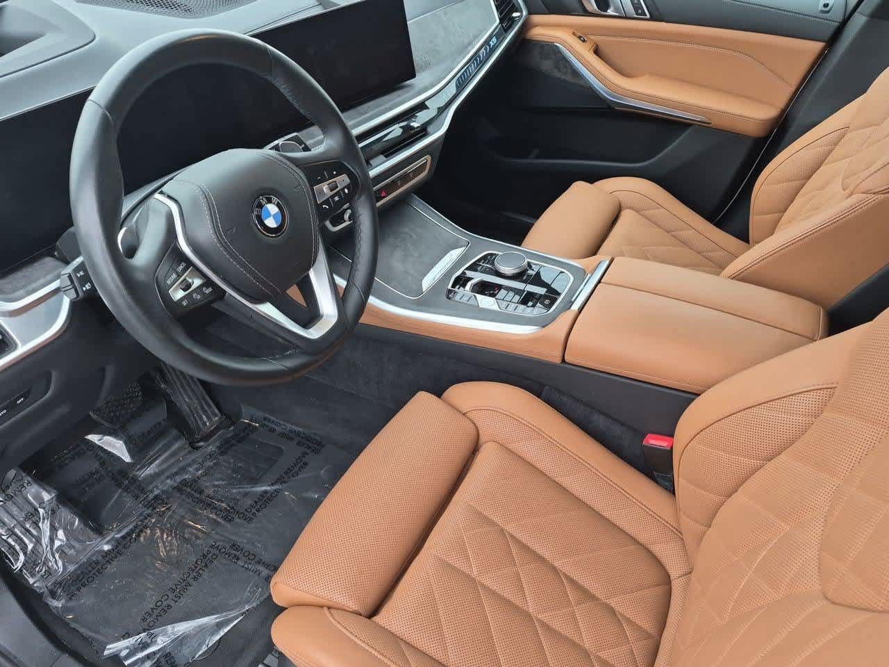 Used 2024 BMW X5 xDrive40i w/ Parking Assistance Package AWD/4WD image 2