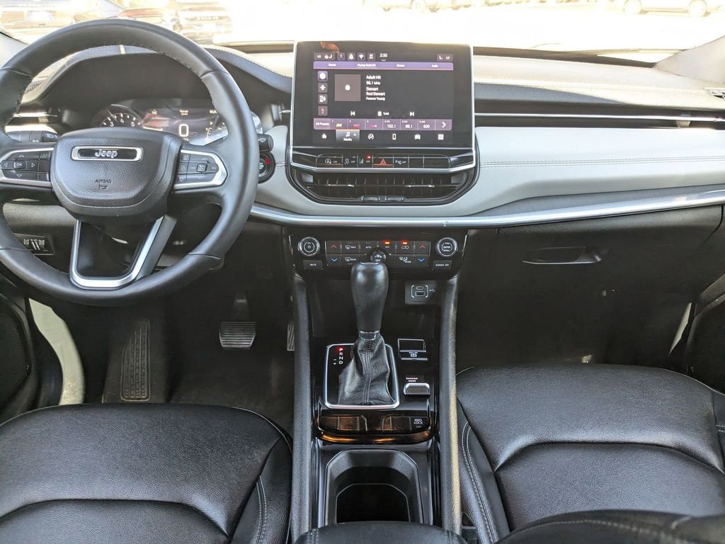 Used 2025 Jeep Compass Limited image 25