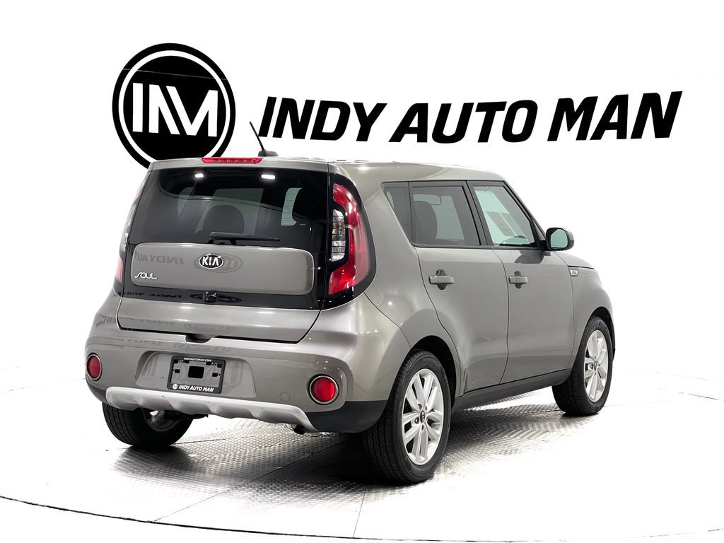 Used 2017 Kia Soul + image 4