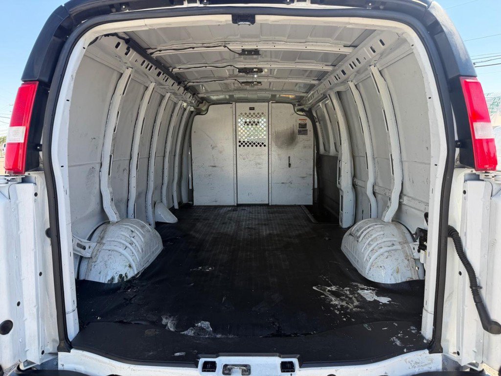 Used 2023 GMC Savana 2500 Extended w/ Driver Convenience Package RWD image 15