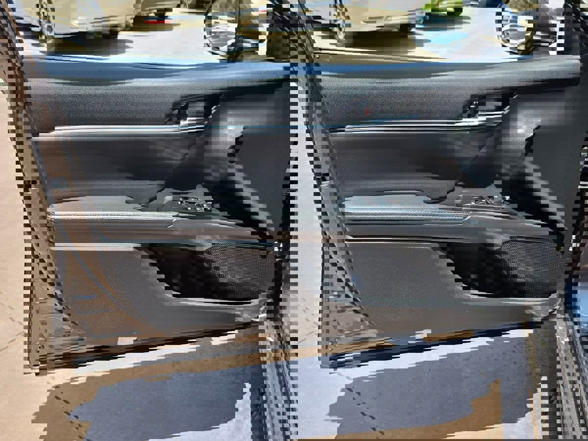 Used 2020 Toyota Camry XSE image 25