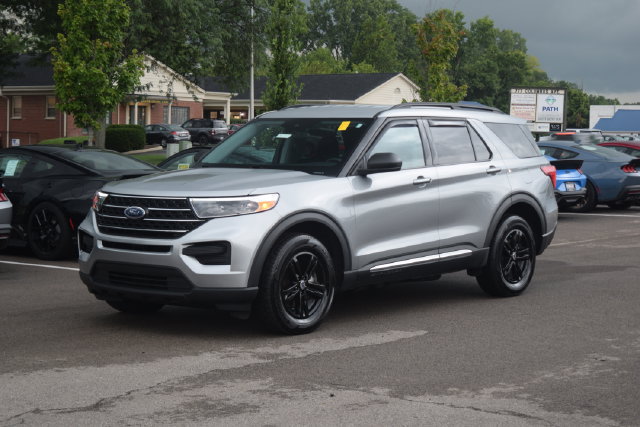 Used 2023 Ford Explorer XLT AWD/4WD image 22