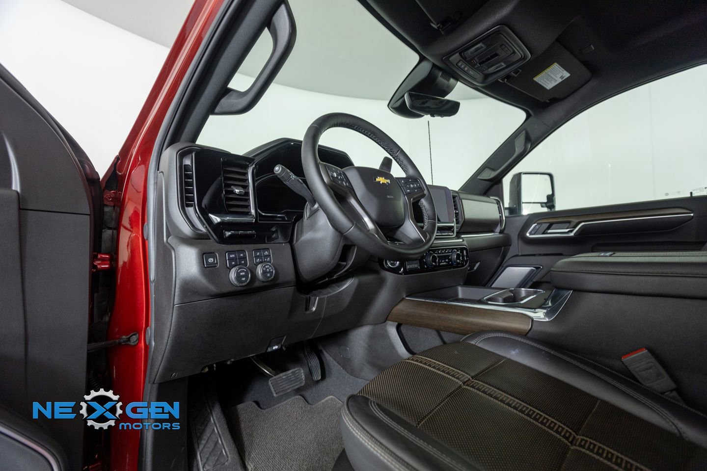 Used 2025 Chevrolet Silverado 2500 High Country w/ Technology Package image 10