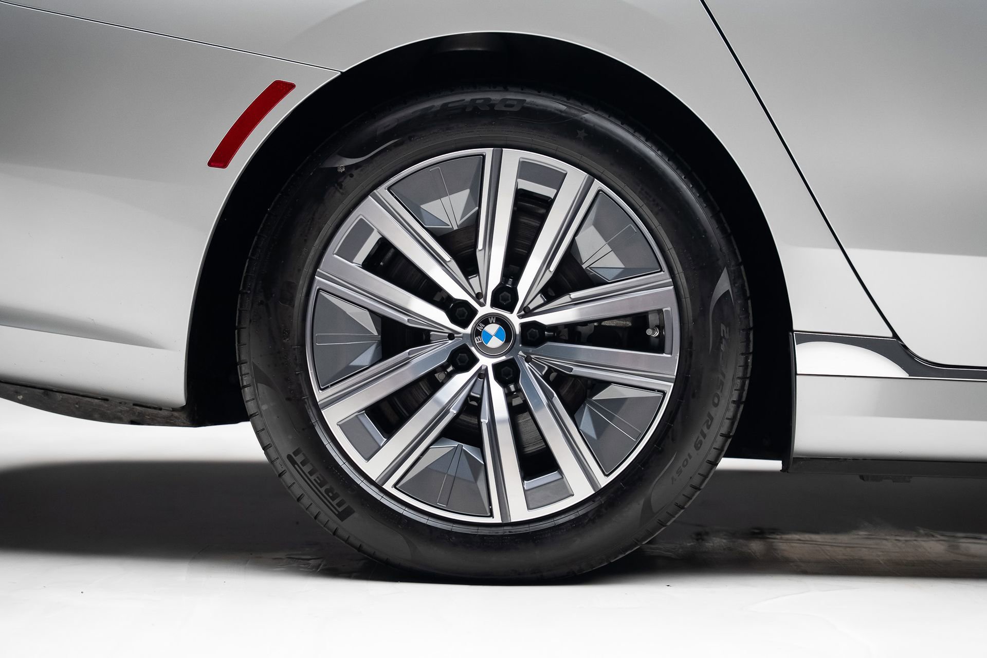 Used 2024 BMW i7 eDrive50 RWD image 37