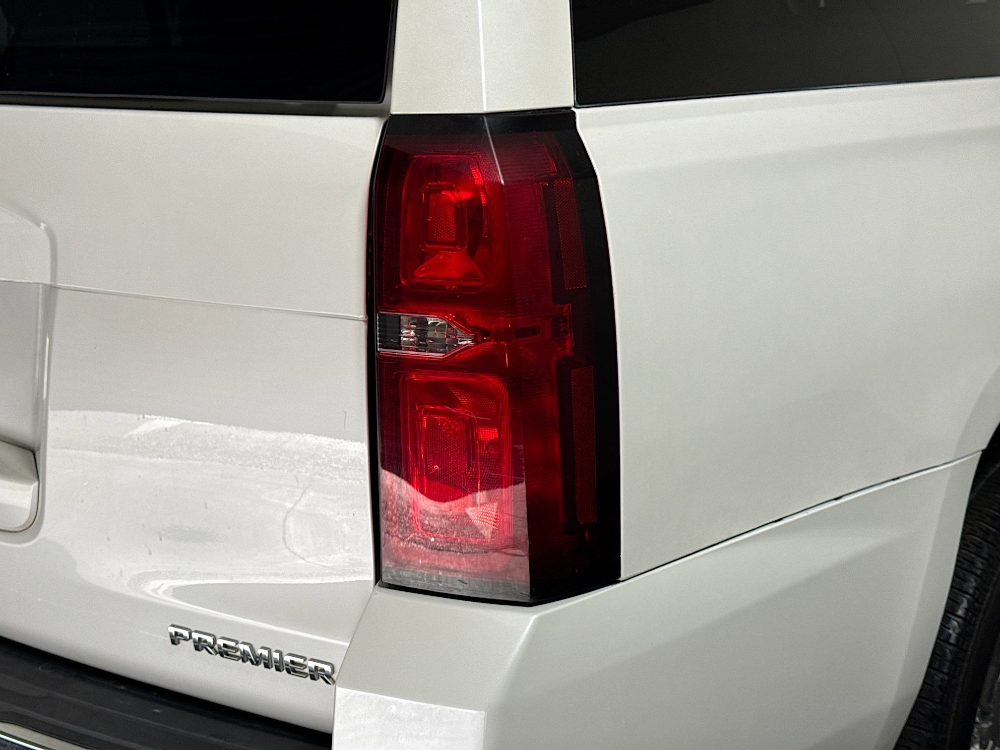 Used 2019 Chevrolet Suburban Premier RWD image 33