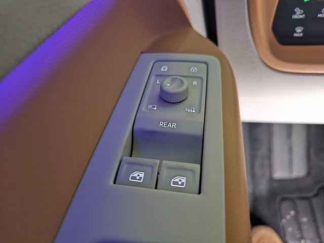 New 2025 Volkswagen ID. Buzz 1st Edition image 52