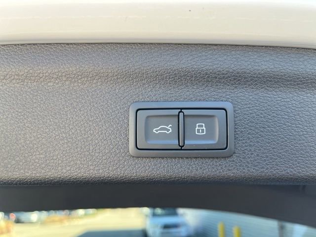 Used 2025 Audi Q3 2.0T Premium w/ Convenience Package image 31