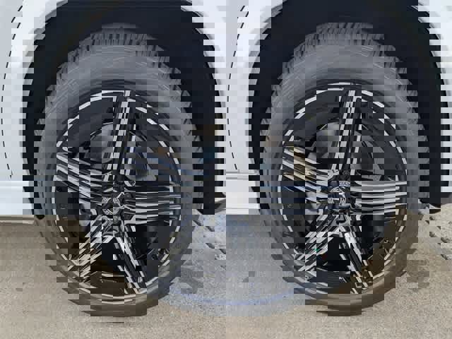 Used 2026 Mercedes-Benz GLE 450 4MATIC image 13