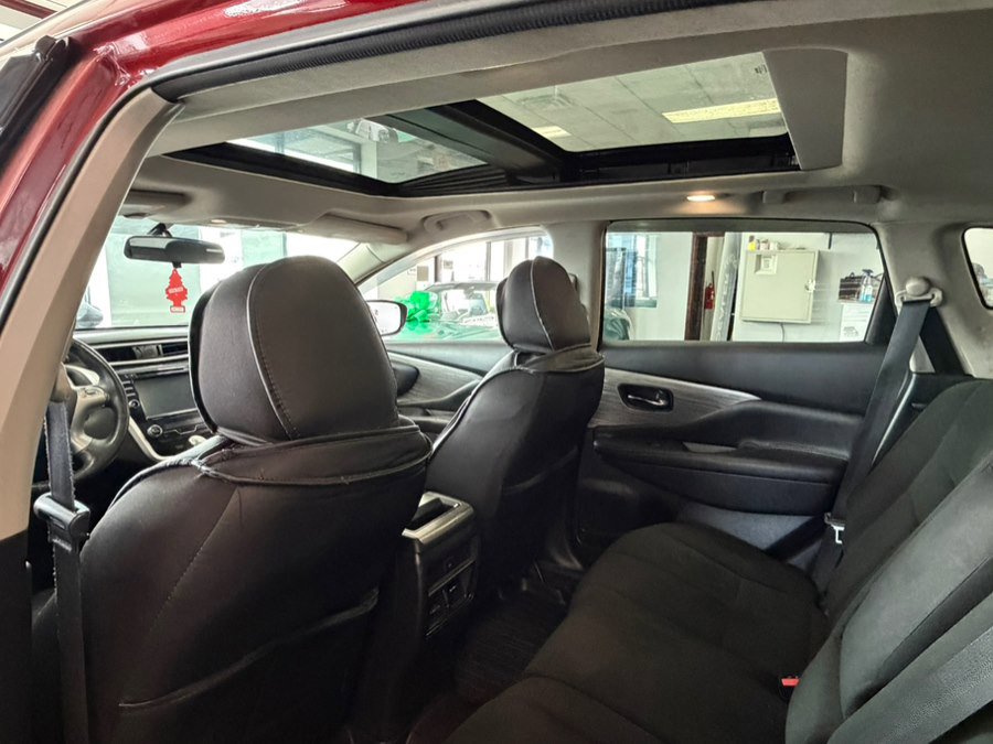 Used 2018 Nissan Murano SV image 21