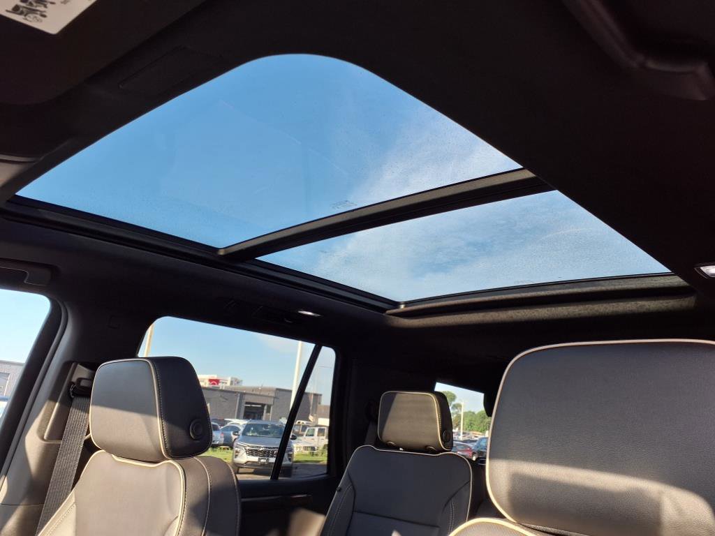 New 2025 Chevrolet Tahoe Premier w/ Sun And Tow Package image 11