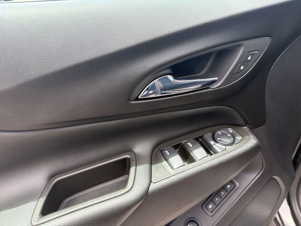 Used 2021 Chevrolet Equinox LT FWD image 20