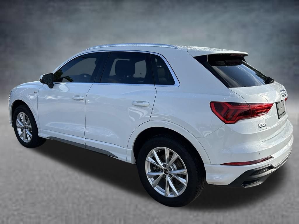 Used 2024 Audi Q3 2.0T Premium w/ Convenience Package AWD/4WD image 4