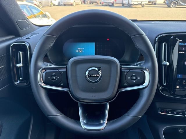 Used 2023 Volvo XC40 Recharge Ultimate image 47