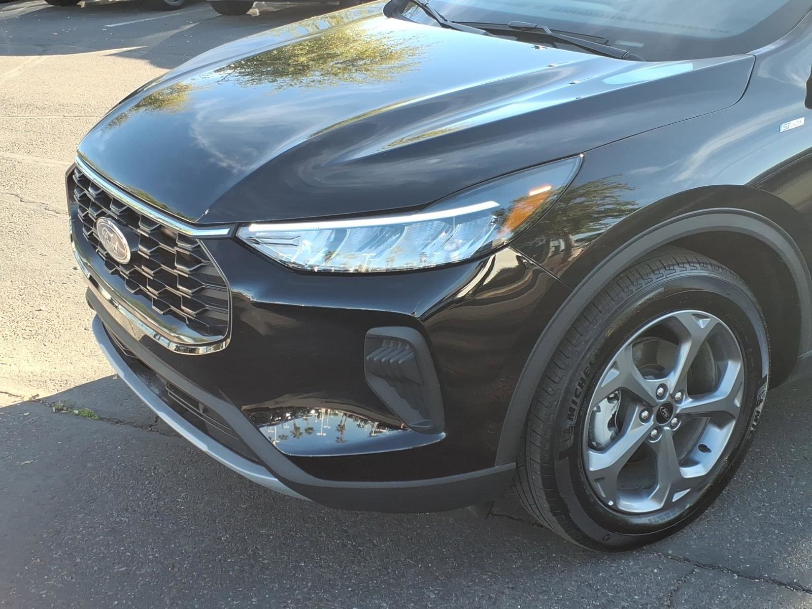 Used 2025 Ford Escape ST-Line FWD image 8