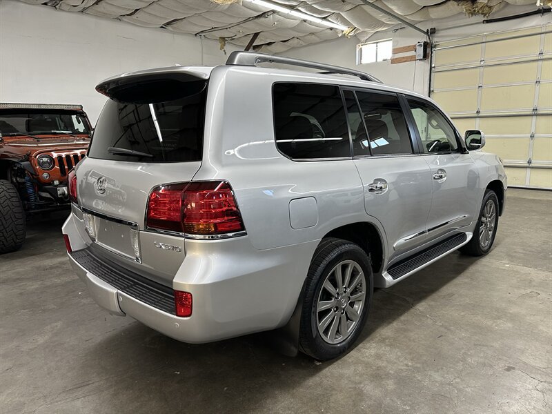 Used 2011 Lexus LX 570 4WD w/ Luxury Pkg image 3
