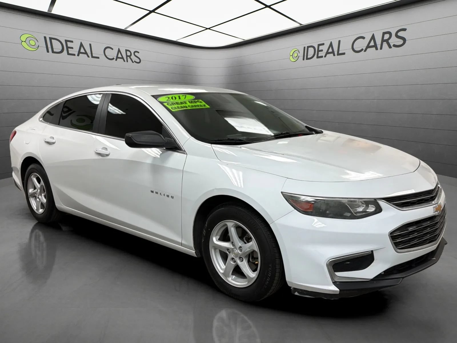 Used 2017 Chevrolet Malibu LS w/ LPO, Convenience Package 1 FWD image 3