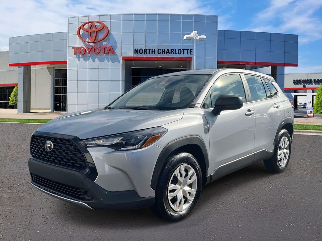 Used 2024 Toyota Corolla Cross L FWD image 4
