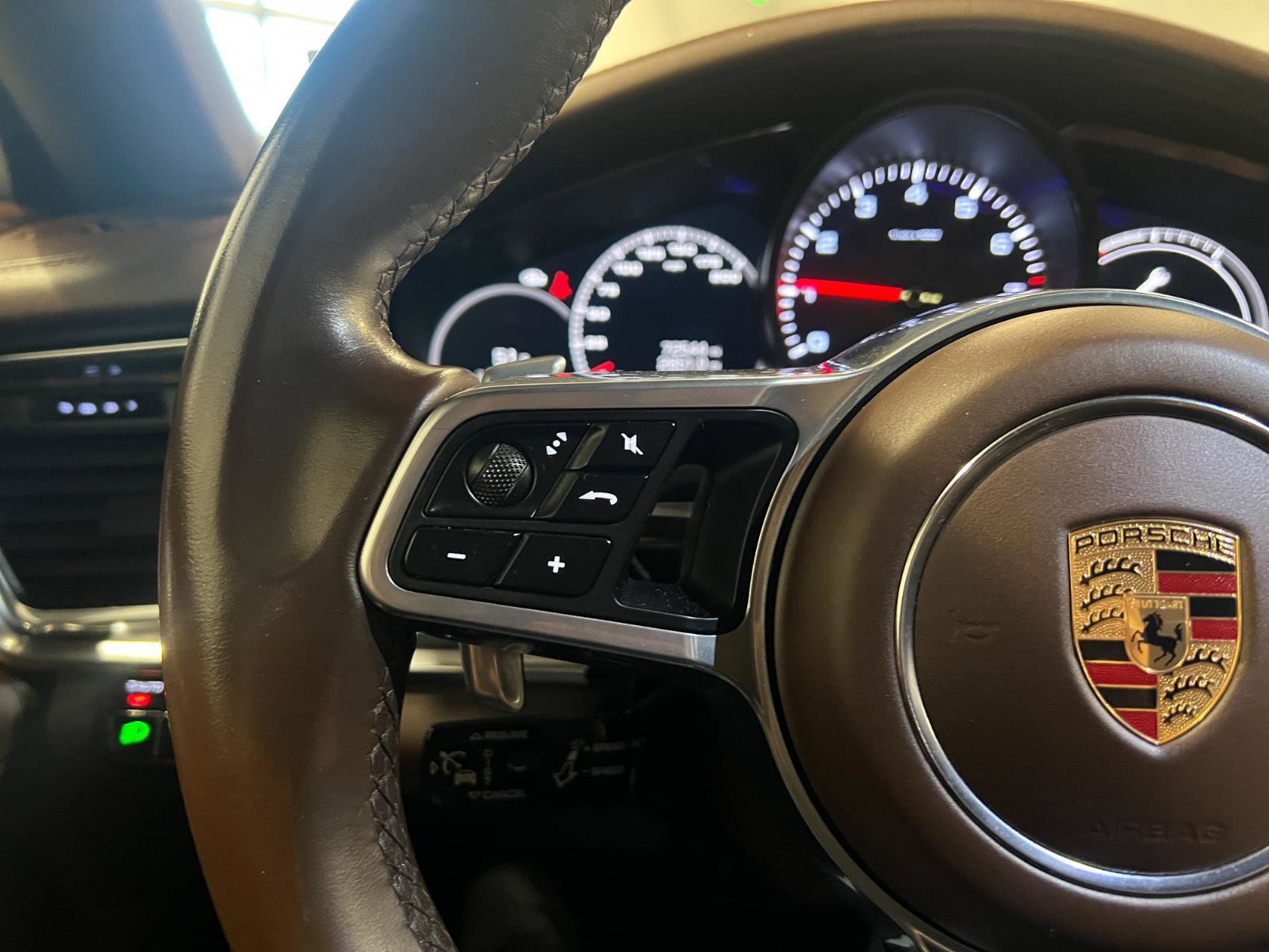 Used 2020 Porsche Panamera 4S image 13