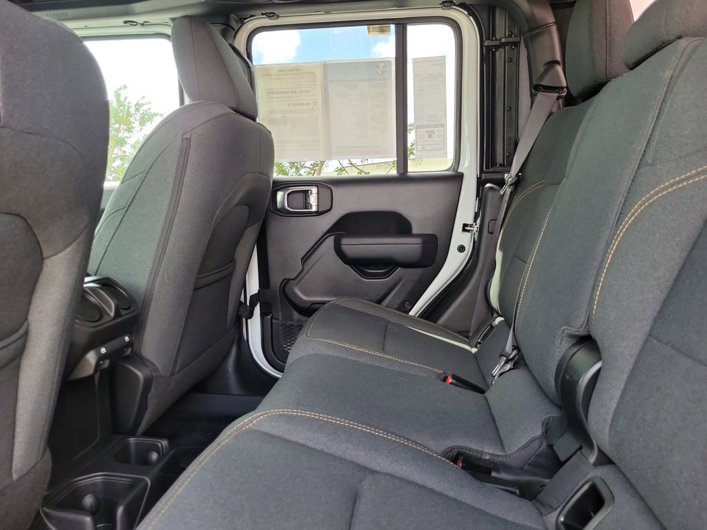 Certified 2025 Jeep Gladiator Mojave AWD/4WD image 12
