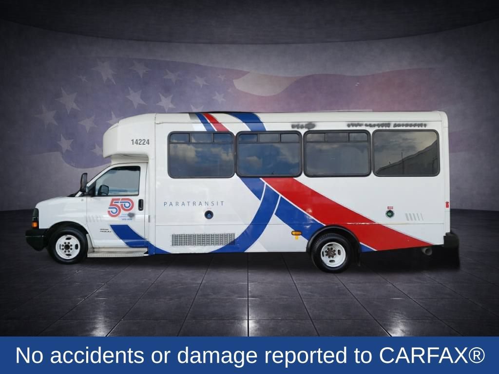 Used 2015 Chevrolet Express 4500 w/ Shuttle Bus Package RWD image 2