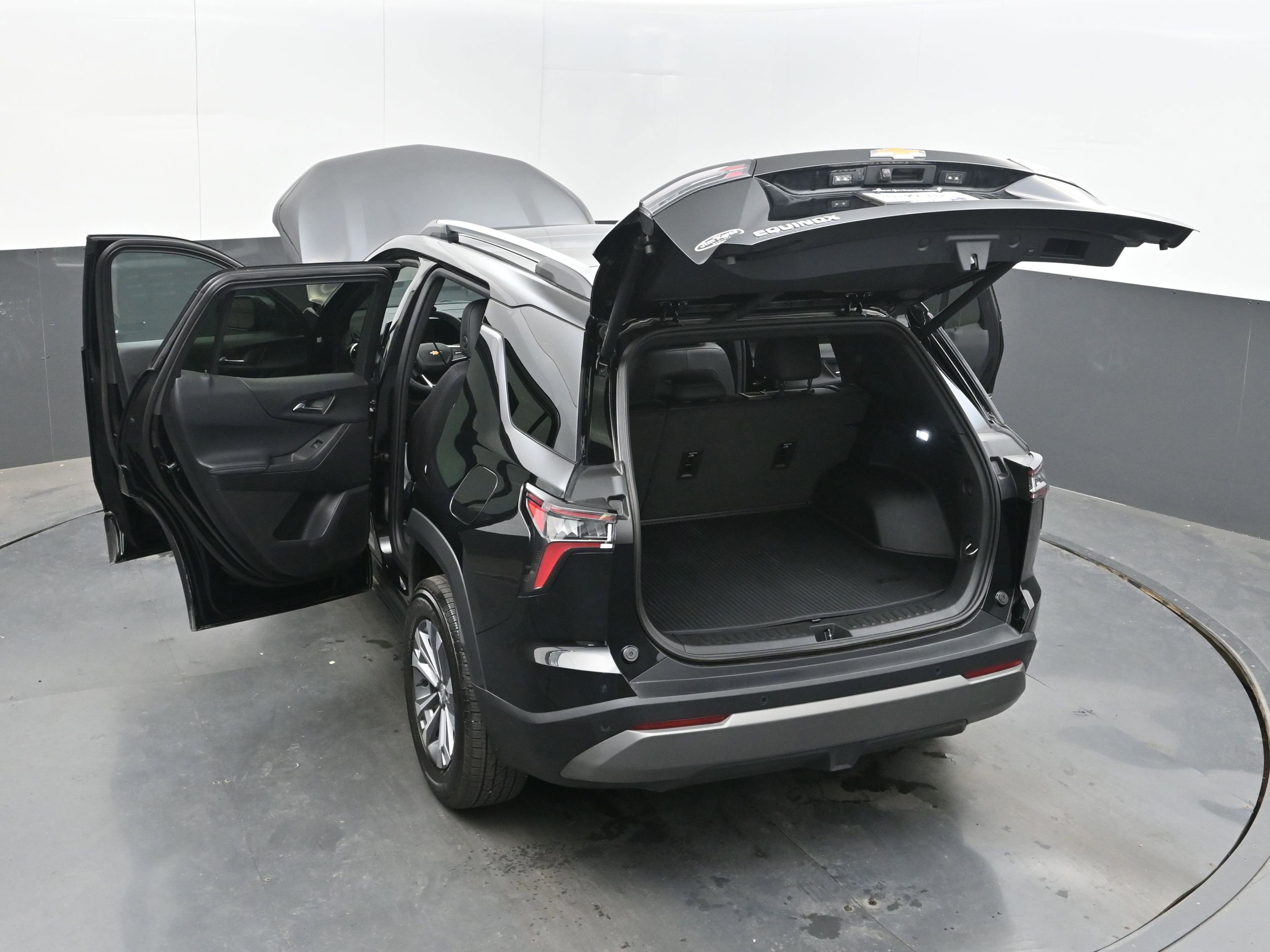 Used 2025 Chevrolet Equinox LT w/ Convenience Package II image 41