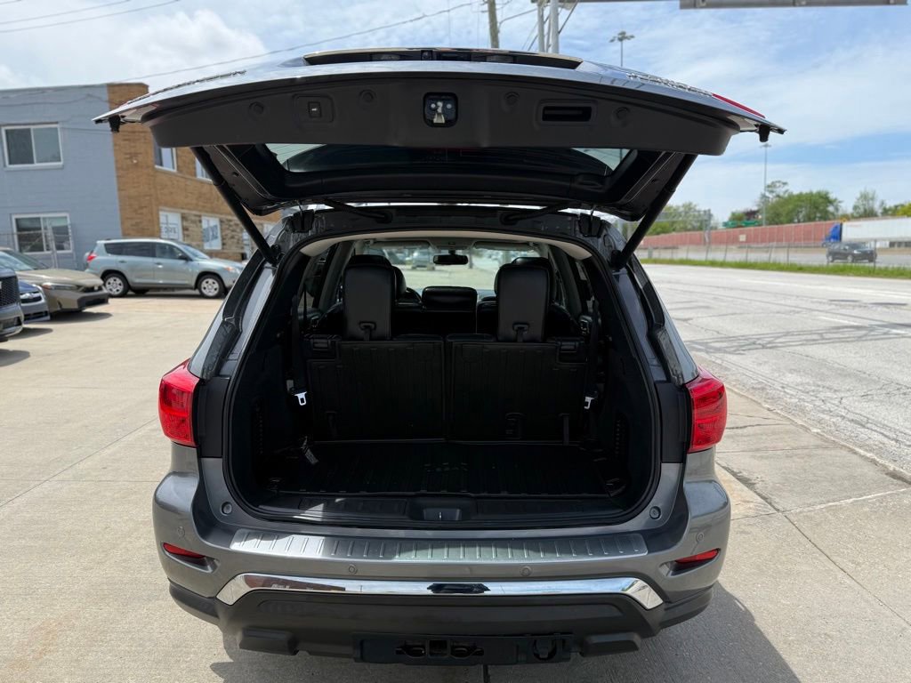 Used 2019 Nissan Pathfinder Platinum AWD/4WD image 17