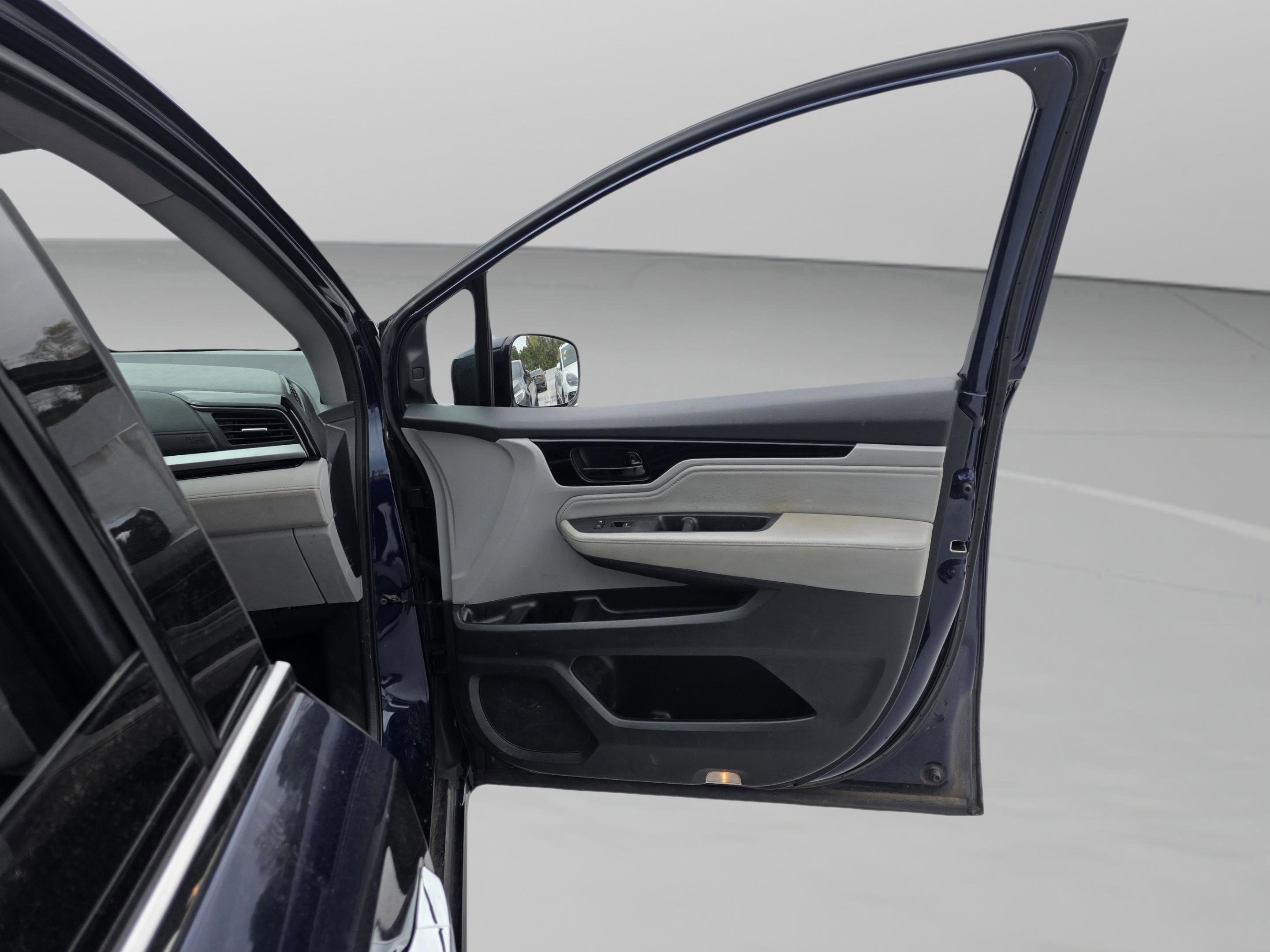 Used 2018 Honda Odyssey Elite image 14