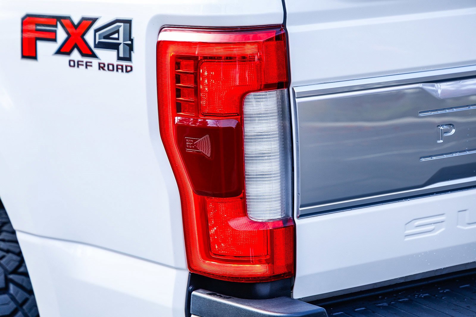 Used 2019 Ford F350 Platinum w/ Platinum Ultimate Package image 8