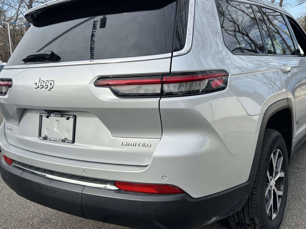 Used 2025 Jeep Grand Cherokee L Limited image 7