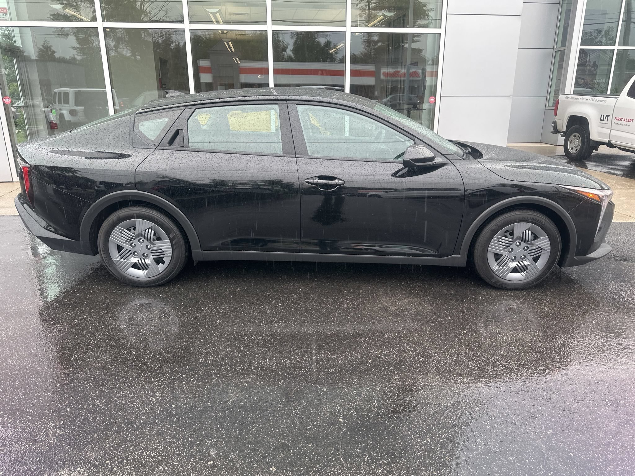 Used 2025 Kia K4 FWD image 2
