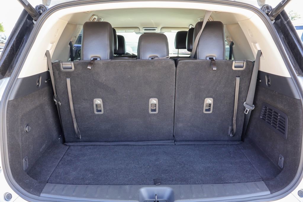 Used 2025 Nissan Pathfinder SL AWD/4WD image 26